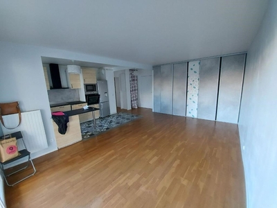 3 room luxury Flat for sale in Courbevoie, France