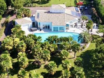 Villa de luxe de 7 pièces en vente Saint-Palais-sur-Mer, France