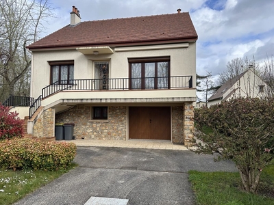 Maison de luxe de 5 pièces en vente à Villiers-le-Bâcle, Île-de-France