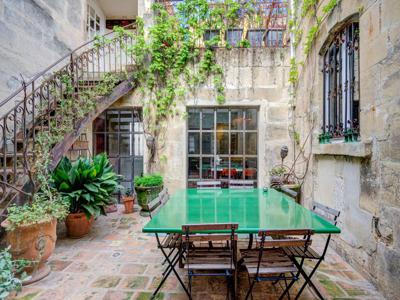 Appartement de 4 chambres de luxe en vente à Arles, France