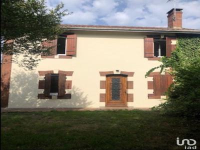 Maison 4 pièces de 88 m² à Mont-de-Marsan (40000)