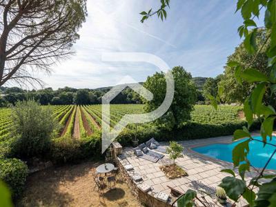 Maison de 10 pièces de luxe en vente à Uzès, France