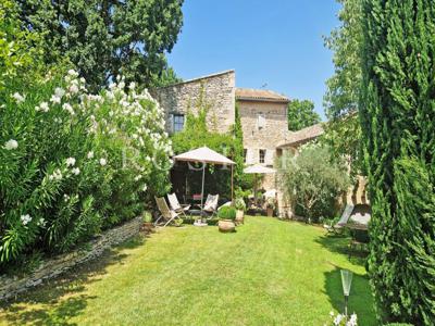 Villa de luxe de 12 pièces en vente Gordes, Provence-Alpes-Côte d'Azur