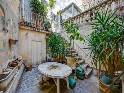 Appartement de luxe de 476 m2 en vente Arles, Provence-Alpes-Côte d'Azur