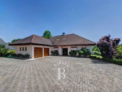7 room luxury Villa for sale in Divonne-les-Bains, France