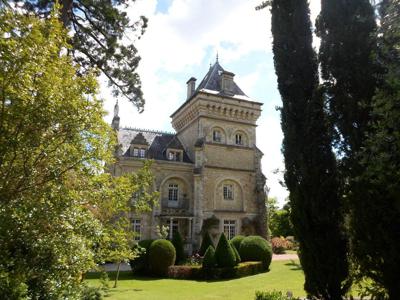 Prestigieux château de 700 m2 en vente - Niort, France