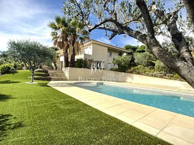 Villa de luxe de 6 pièces en vente Sainte-Maxime, Provence-Alpes-Côte d'Azur