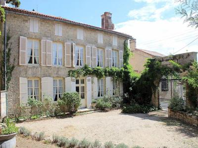 22 room luxury Villa for sale in Niort, France