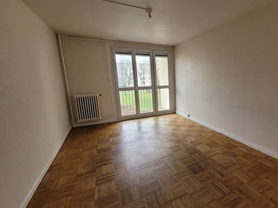 Location appartement 4 pièces 66.96 m²
