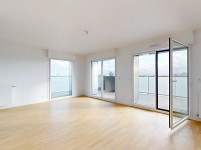 Location appartement 5 pièces 107.7 m²