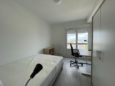 Location meublée appartement 6 pièces 10.85 m²