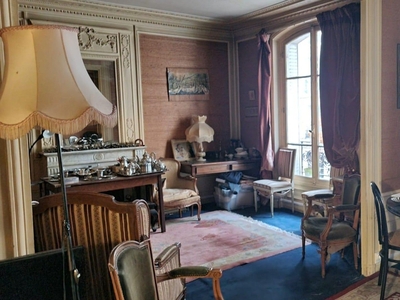 Appartement 5 pièces de 101 m² à Paris (75016)