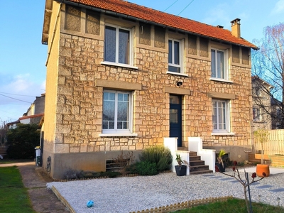 Maison 4 pièces de 93 m² à Poitiers (86000)