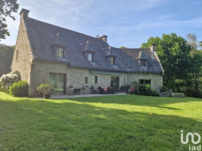 Maison 8 pièces de 237 m² à La Chèze (22210)