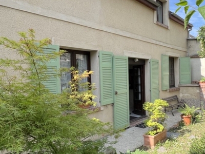 Maison de ville 7 pièces de 173 m² à Montereau-Fault-Yonne (77130)