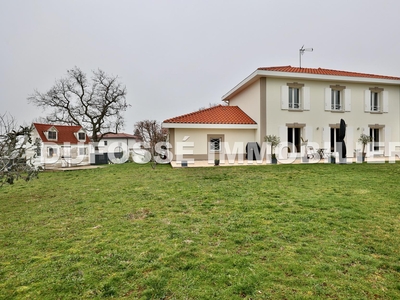 Maison En La Tour-De-Salvagny