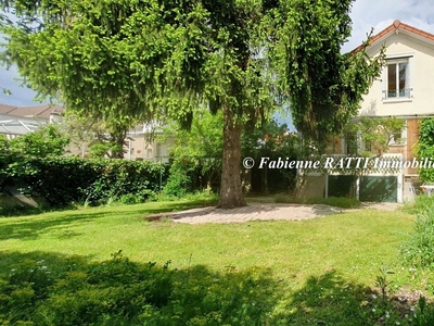 Maison traditionnelle 5 pièces de 106 m² à Carrières-sur-Seine (78420)