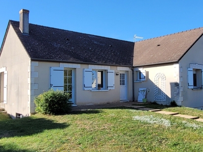Maison traditionnelle 6 pièces de 146 m² à Beaumont-en-Véron (37420)