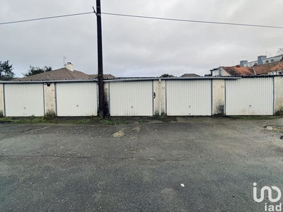 Parking/garage/box de 160 m² à Nantes (44200)
