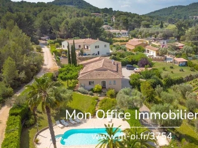 Vente maison 5 pièces 200 m² Saint-Cyr-sur-Mer (83270)