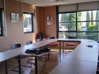 Location de bureau de 911 m² à Avignon - 84000