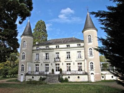 Prestigieux château en vente Tournon-Saint-Pierre, France