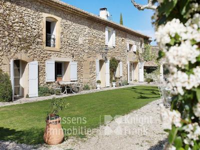 Maison de luxe de 10 pièces en vente à Robion, Provence-Alpes-Côte d'Azur