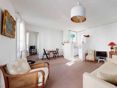 Appartement 3 pièces de 55 m² à Paris (75007)
