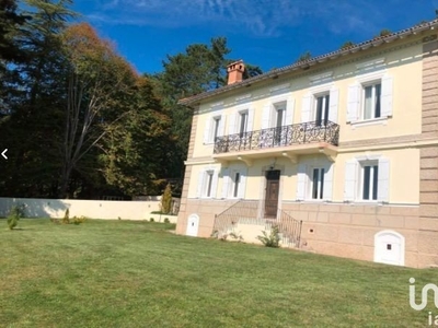 Maison 7 pièces de 270 m² à Grasse (06130)