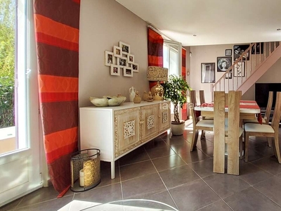 Vente maison 5 pièces 130 m² Montfort-l'Amaury (78490)