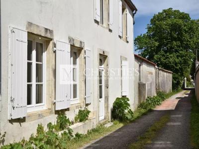 5 bedroom luxury House for sale in Nieul-sur-Mer, France