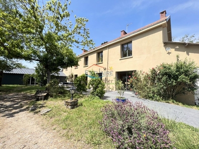 Maison de 10 pièces de luxe en vente à Cordemais, France