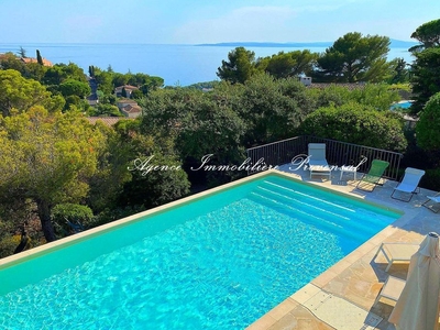 Villa de 4 chambres de luxe en vente Roquebrune-sur-Argens, Provence-Alpes-Côte d'Azur