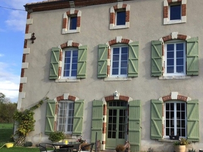 Vente maison 9 pièces 221 m² Saint-Sornin-la-Marche (87210)