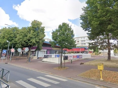 LOCAL COMMERCIAL A LOUER - 120 M2