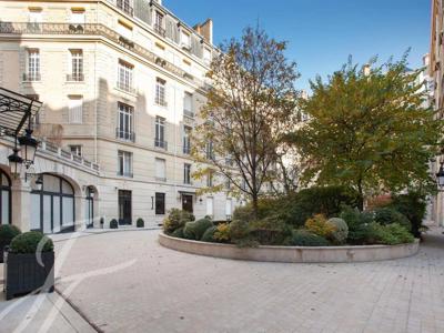 Appartement de luxe de 1 chambres en vente à Champs-Elysées, Madeleine, Triangle d’or, Paris, Île-de-France