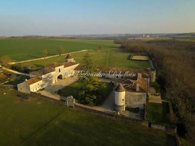 Prestigieux château en vente Angoulême, Poitou-Charentes