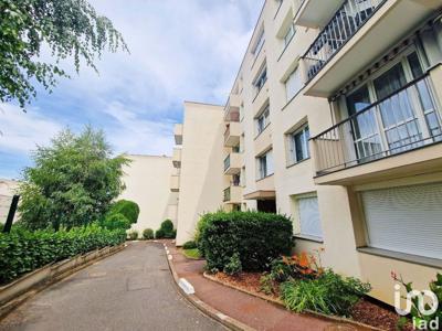 Appartement 2 pièces de 45 m² à Noisy-le-Grand (93160)