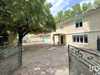 Maison 4 pièces de 120 m² à Saint-Martin-de-Crau (13310)