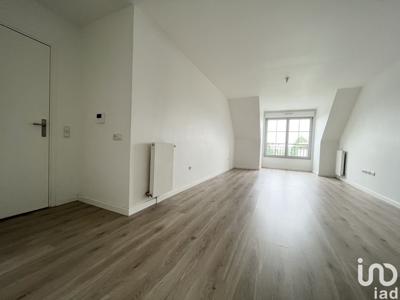 Appartement 3 pièces de 65 m² à Domont (95330)