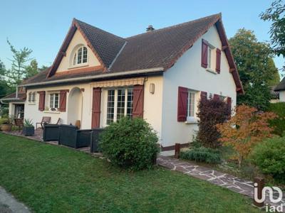 Maison traditionnelle 7 pièces de 136 m² à Sucy-en-Brie (94370)