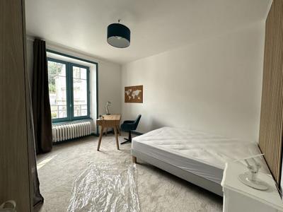 Location meublée appartement 4 pièces 77 m²