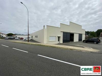 Local commercial 800 m²