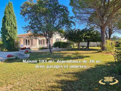 LUMINEUX - CALME ABSOLU - 3 CHAMBRES - DEPENDANCE - PISCINE - 2 GARAGES - ANNEXES