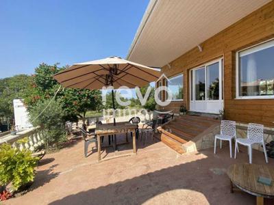 Meze : 15 min. Villa 114 m², atelier 100 m², piscine, terrain de 2 ha