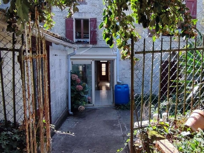 Vente maison 6 pièces 132 m² Fontenay-le-Comte (85200)