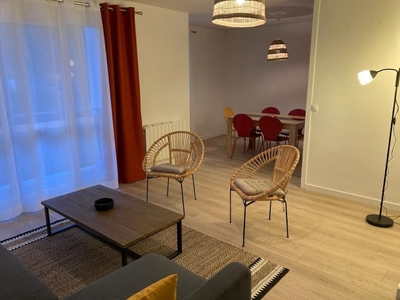 Location meublée appartement 4 pièces 80 m²