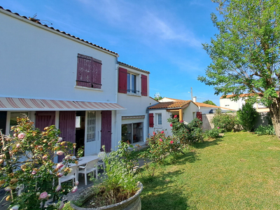 A VENDRE - La Rochelle - Maison familiale - 8 pièces avec jardin et garage