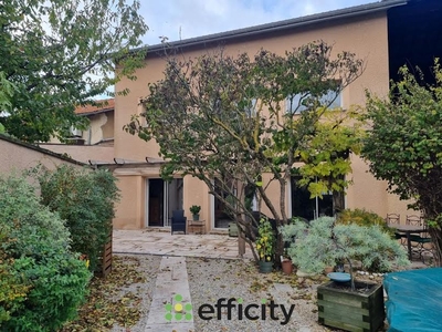 Vente maison 7 pièces 247 m²