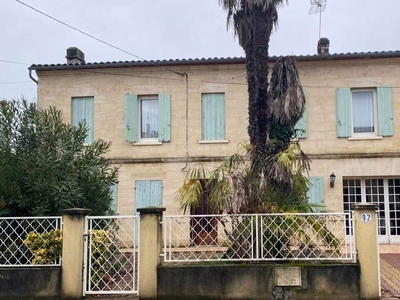 Vente maison 9 pièces 194 m² Castillon-la-Bataille (33350)